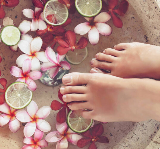 Angebot | Kosmetische Fußpflege mit Nagellack